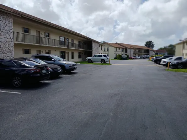 5925 Longbow Ln APT 4, West Palm Beach, FL 33415