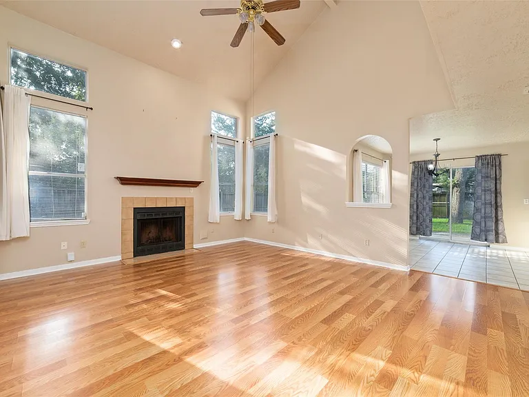1934 Pincher Creek Dr — Photo 12