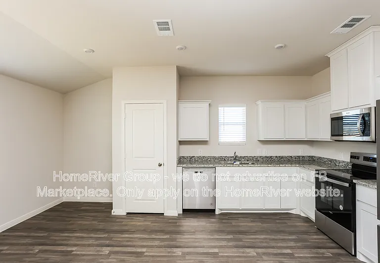 413 Jameson St — Photo 9