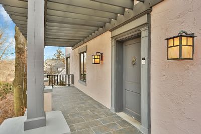 3rd image of 380 W 245th St