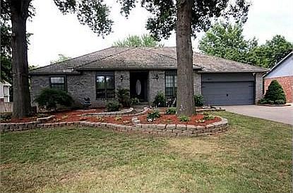1st image of 2613 W Chateau Dr