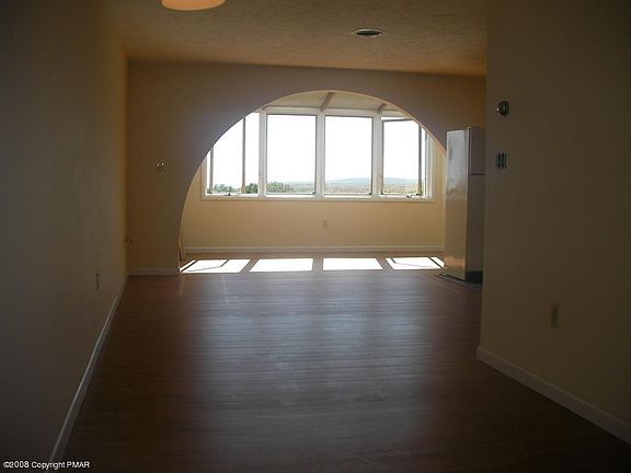 3rd image of 115 Foxfire Dr APT 304