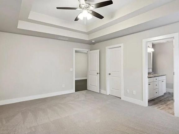 5th image of 261 Brookwood Dr W