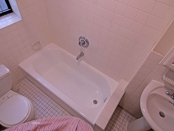 3rd image of 1649 Nelson Ave APT 2D
