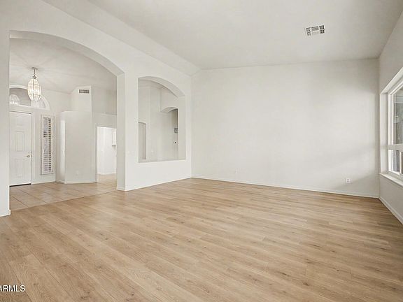 5th image of 4564 W DETROIT Street