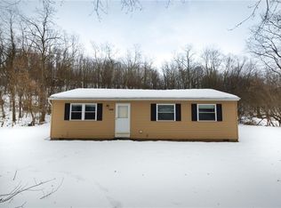 1710 Vault Rd, Palmyra, NY 14522