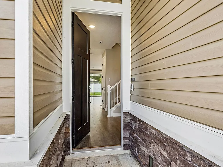 3528 Cunningham Rd — Photo 2