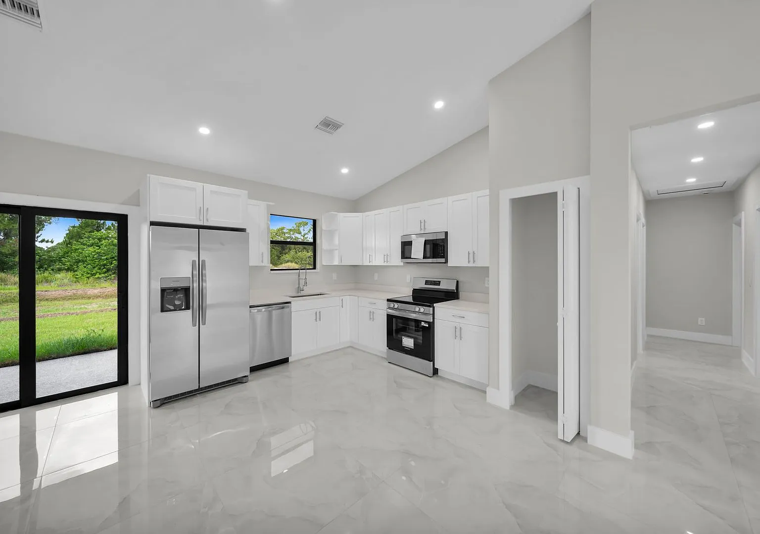 Brand-New Construction with Legal Guest Apartment Rent Together ! Lehigh Acres 33974 — Photo 2