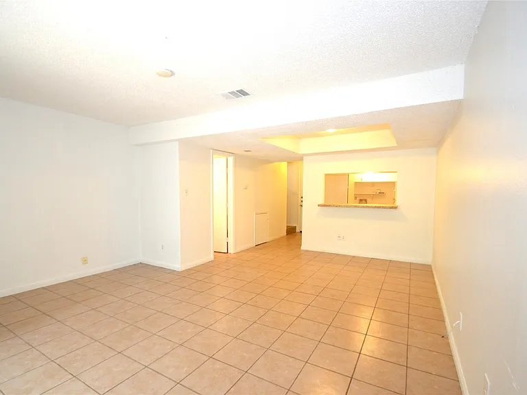 1202 Southport Dr #D — Photo 5