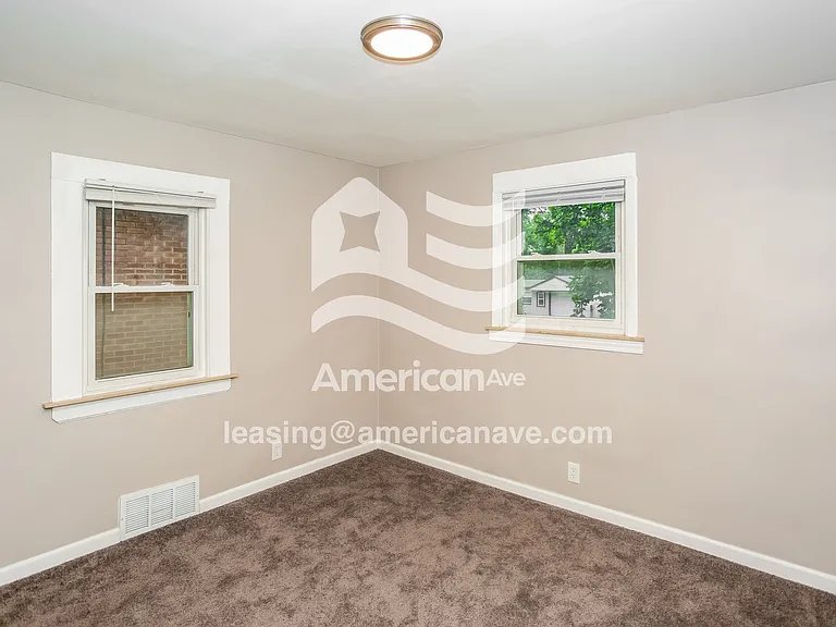 1295579_013_wm_-_bedroom_13116594.jpg