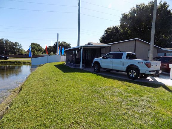 5th image of 8827 Waterway Dr