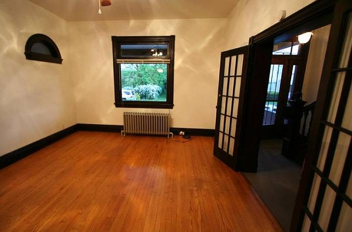 LIVING ROOM/ENTRY