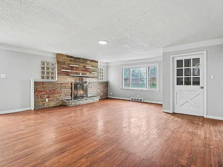 18630 Joseph Campau St — Photo 3