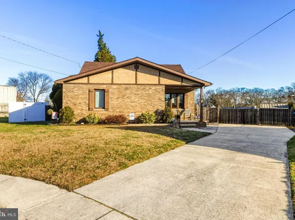 30 Saint Charles Pl, Runnemede, NJ 08078