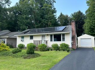 25 Woodcrest Dr, South Burlington, VT 05403