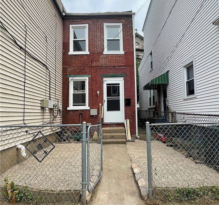1st image of 206 Clay St