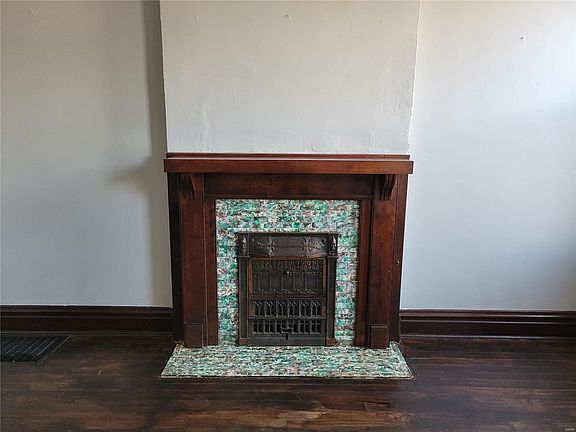 3rd image of 3330 Virginia Ave