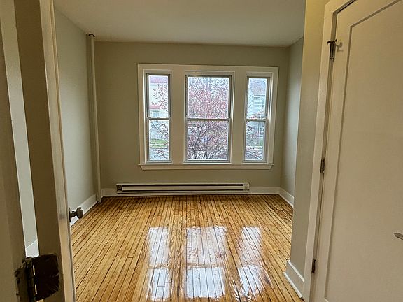 4th image of 189 Elmwood Ave APT 3