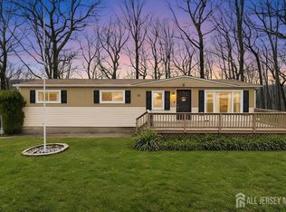 23 Mark Dr, High Bridge, NJ 08829