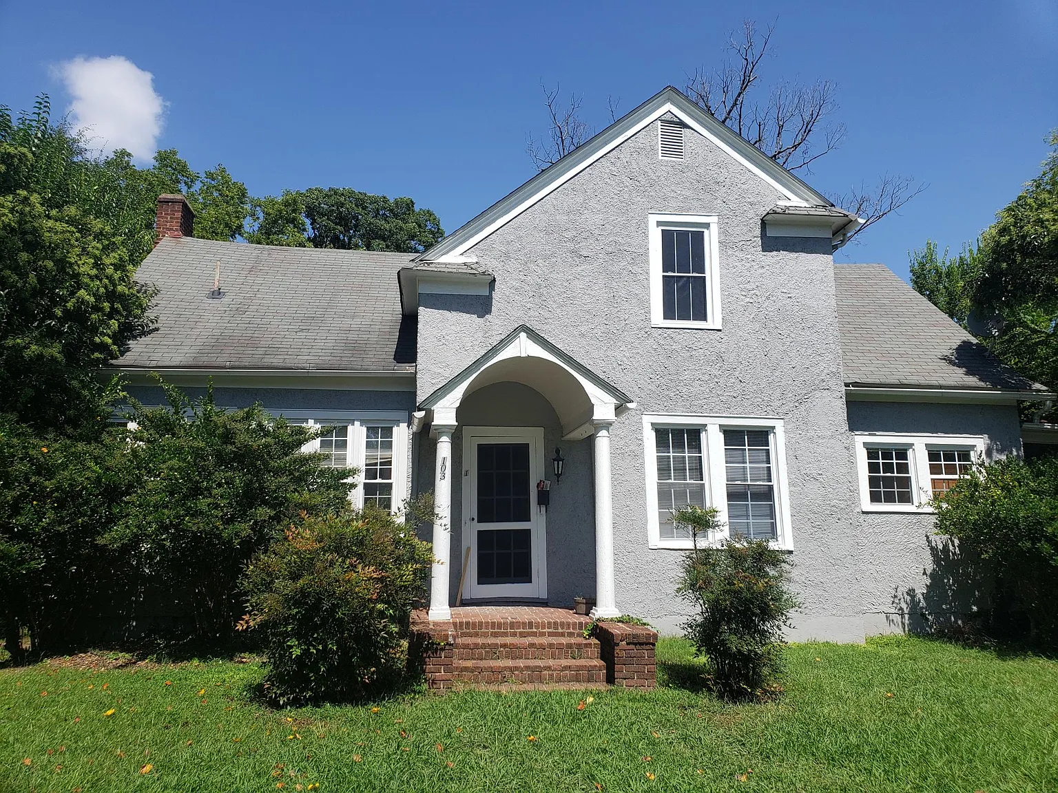 3 bed, 1.5 bath, $1,825 — Photo 1