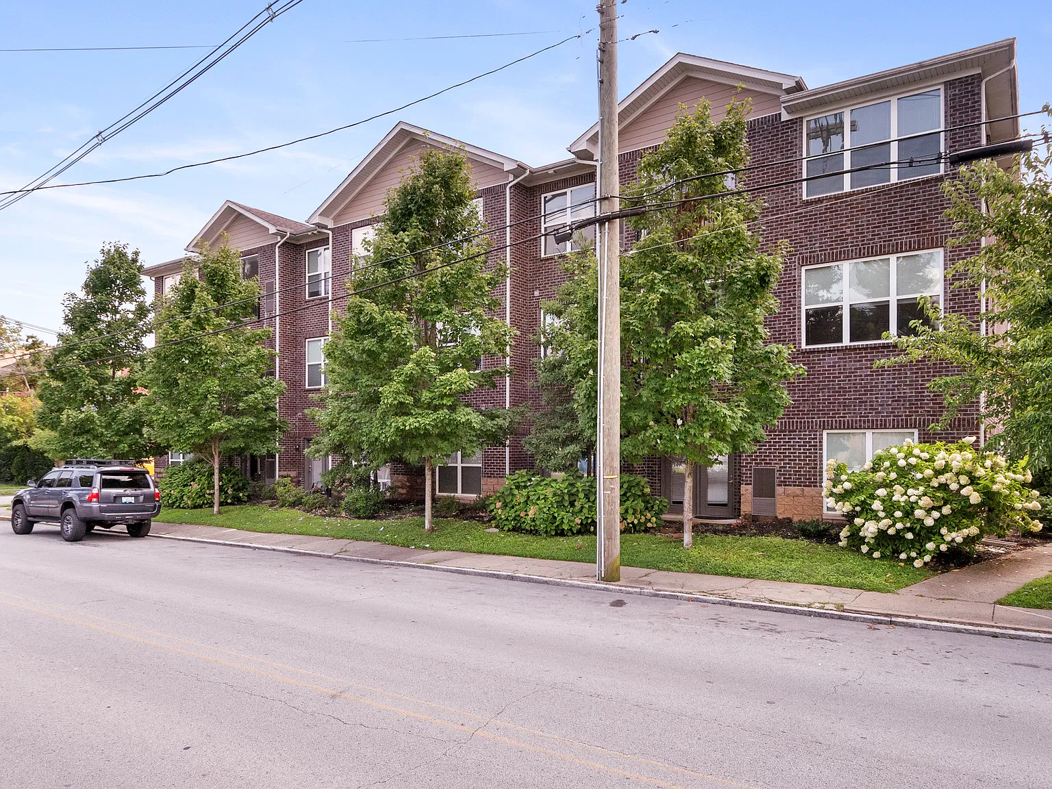 1 bed, 592 sqft, $1,200 — Photo 2