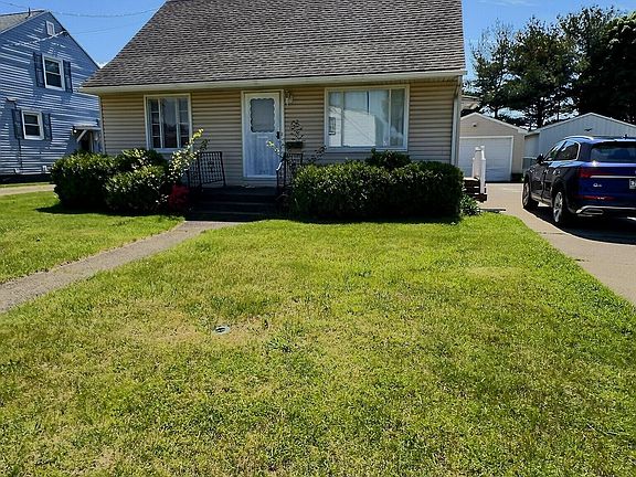 3rd image of 2187 S Manor Dr