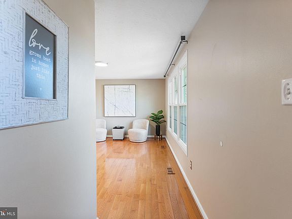 3rd image of 12305 Streamvale Cir