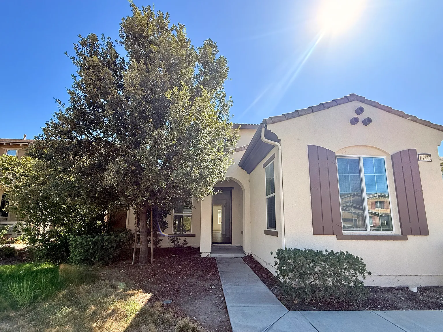 5 bed, 3.5 bath, 3446 sqft, $4,100 — Photo 3