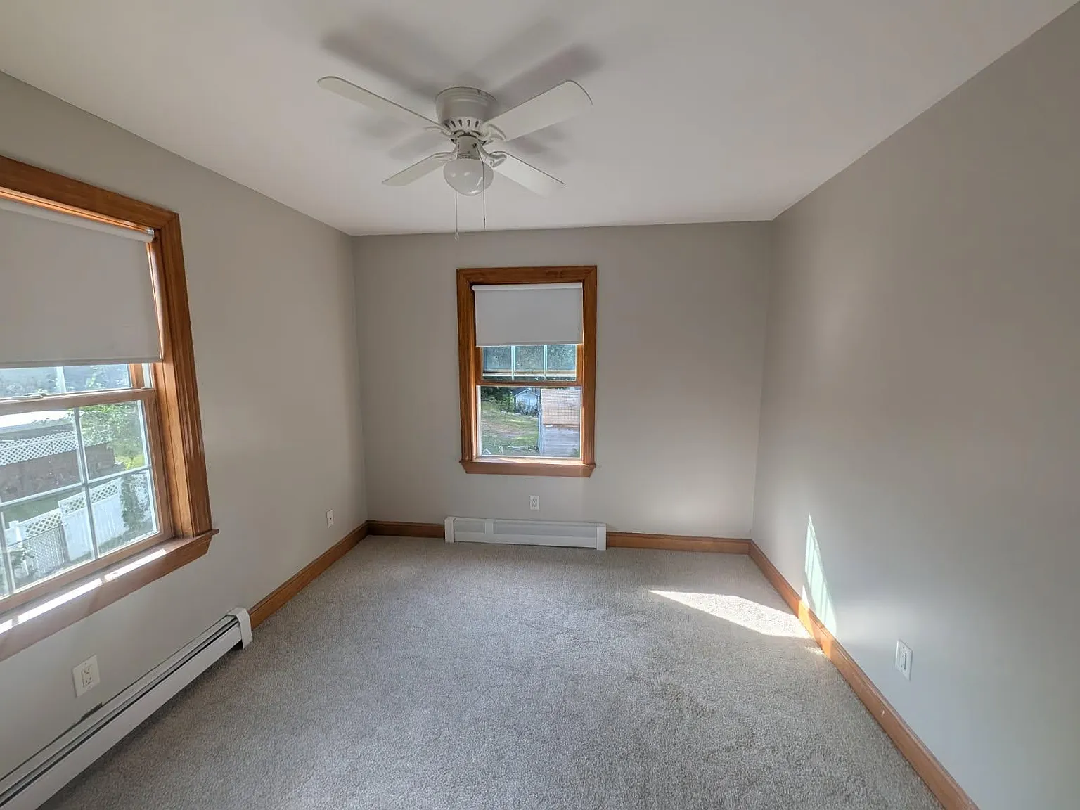 4 bed, 2.5 bath, 2240 sqft, $4,800 — Photo 3
