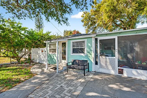 4496 Star St N Photo 1 4496 Star St N Photo 1