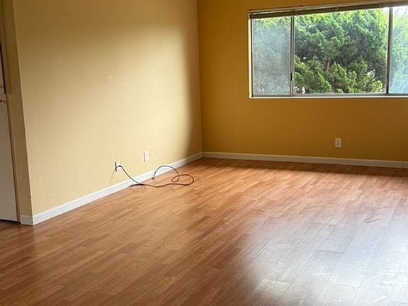 5th image of 475 Juana Ave #5