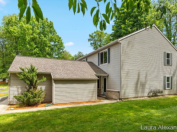 4th image of 8507 Courtland Dr NE #4