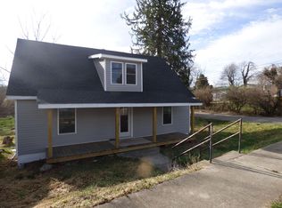 1027 Randolph Ave, Pulaski, VA 24301