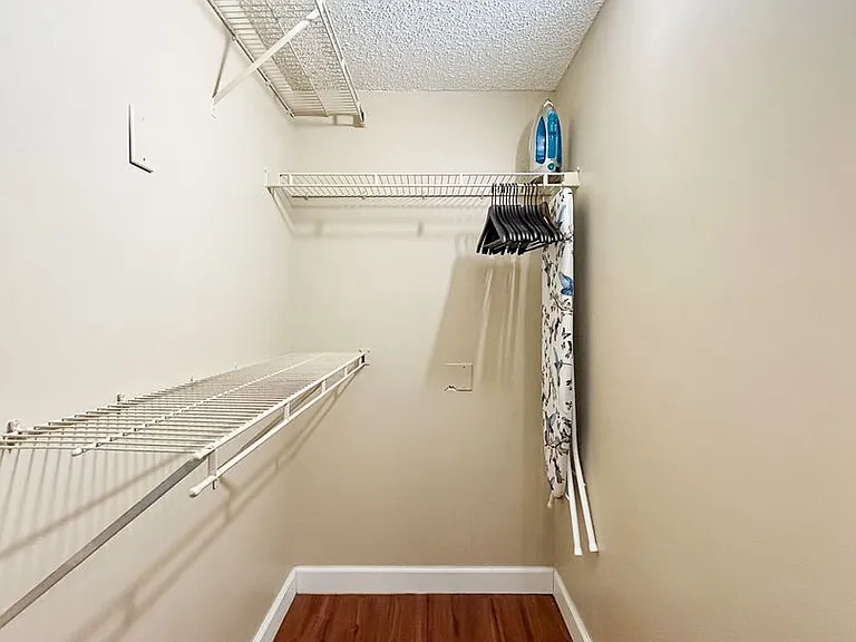 3921 SW 34th St #105 — Photo 23