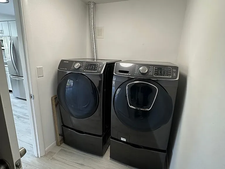 812 Bayview Dr — Photo 29