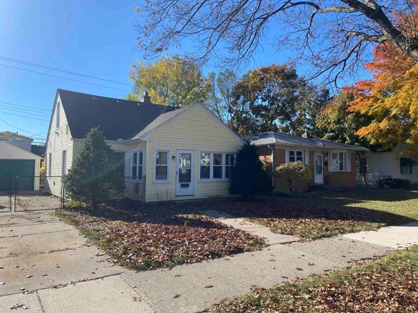 15834 Stephens Dr, Eastpointe, MI 48021