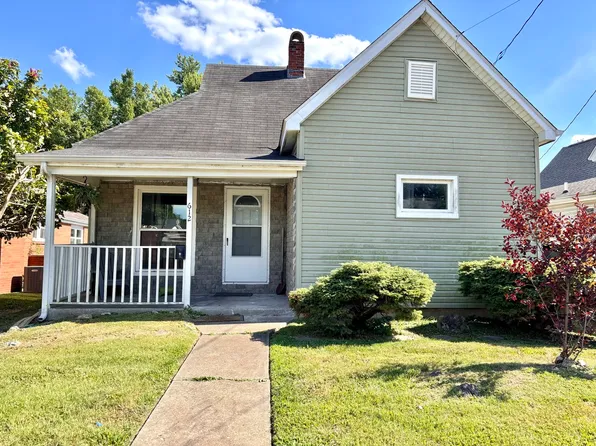612 W Monroe St, Herrin, IL 62948