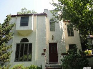 55 Continental Pl #F, Glen Cove, NY 11542