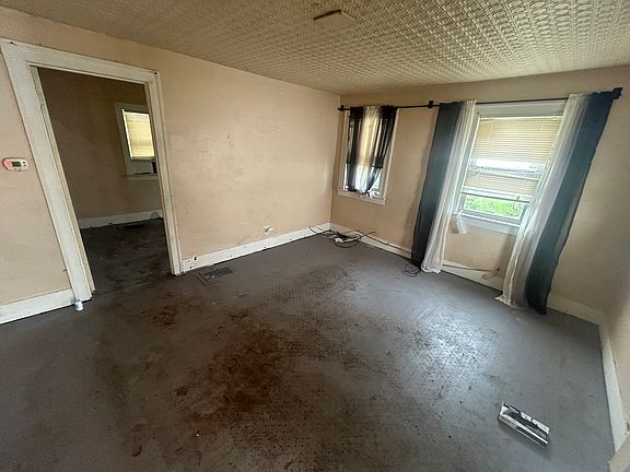 2nd image of 123 Cady St #1