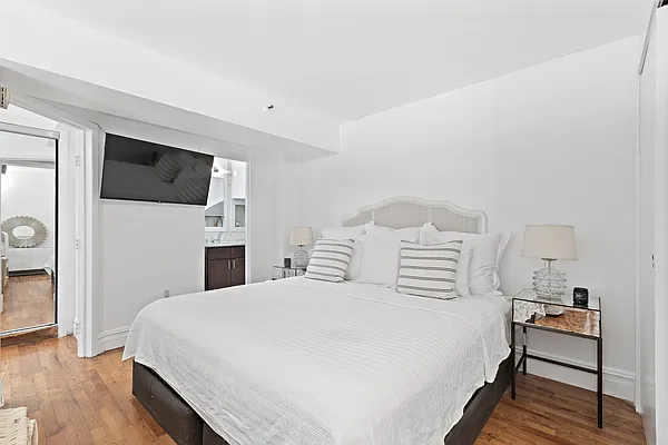 Sold by Isaacs Ganz Real Estate | media 10