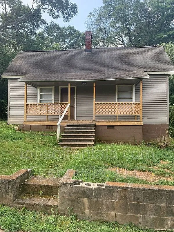 2 bed, 1.0 bath, 1000 sqft, $995 — Photo 1