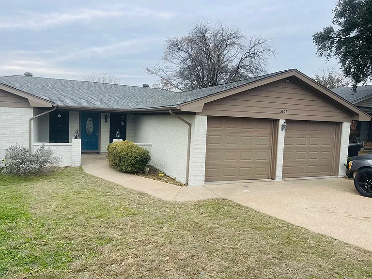 3306 Azalea Dr — Photo 2