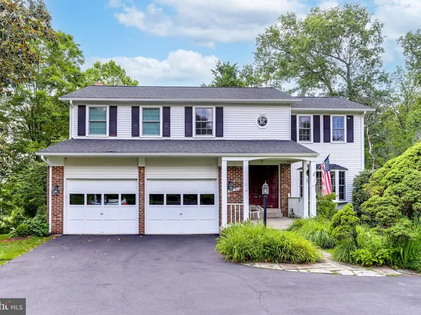 3630 Elderberry Pl, Fairfax, VA 22033