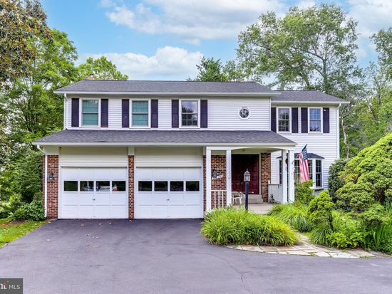 3630 Elderberry Pl, Fairfax, VA 22033