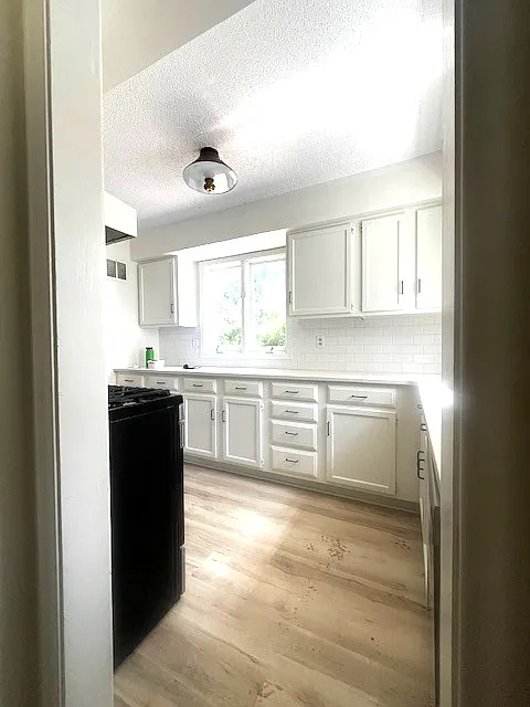 3 bed, 1272 sqft, $1,995 — Photo 3