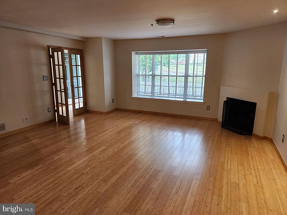 4th image of 1510 Carol Ct