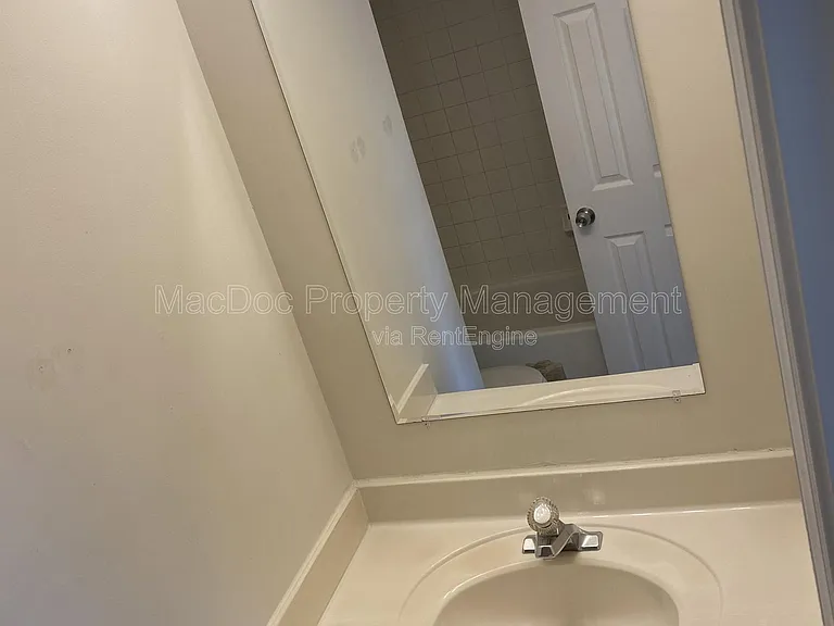 2909 Broyhill Ct — Photo 31