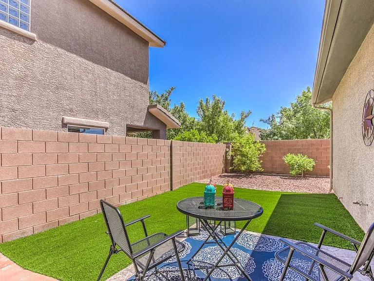 10517 Howling Coyote Ave — Photo 29
