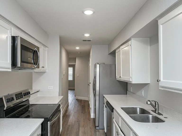 2501 Windy Pine Ln — Photo 14