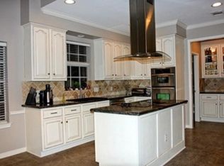 4303 Broadleaf St, Kingwood, TX 77345